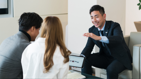 5 Website Features Every Car Dealership Must Have to Convert Visitors